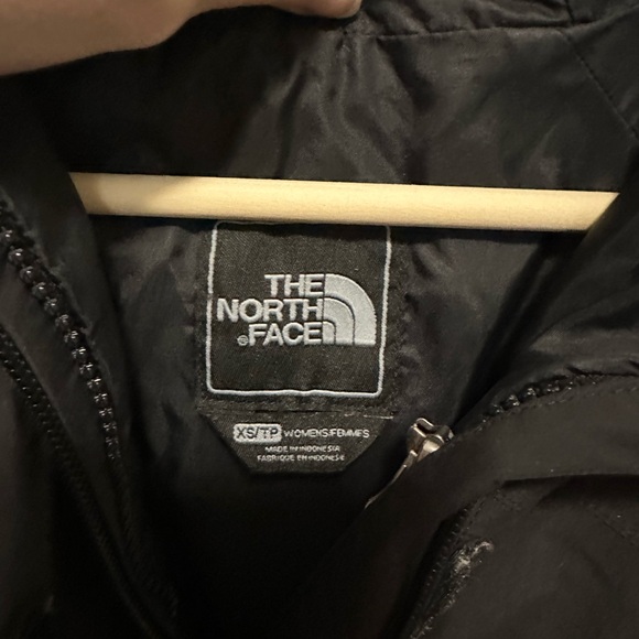 The North Face Women’s Black Rain Utility Zip Up Jacket with hoodie size XS - Picture 7 of 7